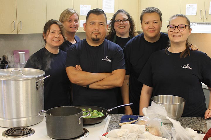 Orangewood Cafe volunteer event